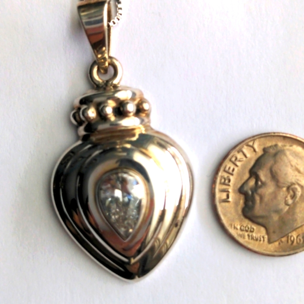 New White Topaz Solid Sterling Silver Heart & Crown Pendant Necklace. Box Chain - Picture 3 of 7